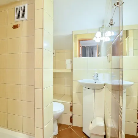 Rezydencja Karnat I I Ii Hotel *