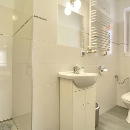 Hotel Rezydencja Karnat I I Ii *